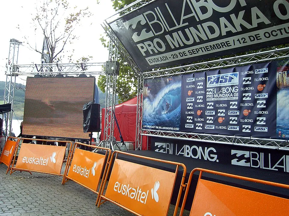 Campeonato de surf en Mundaka (Bizkaia).